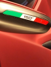 Конструкция серийного спорткупе Alfa Romeo 4C не будет полностью. 